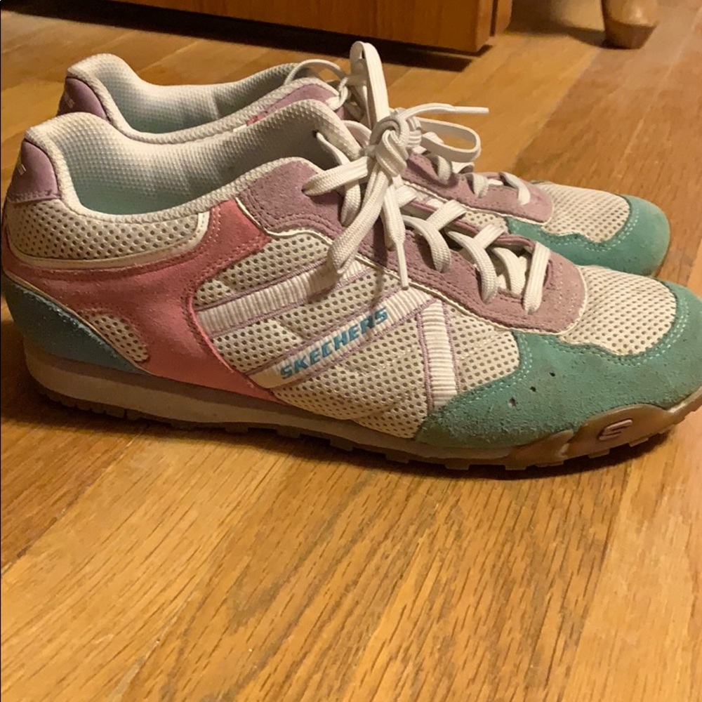 Skechers